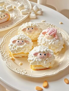 可爱小羊造型甜点
