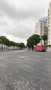 城市空旷街道场景