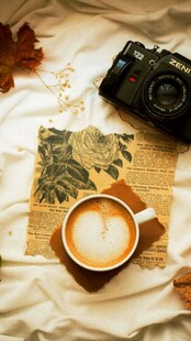 咖啡与相机的惬意时光