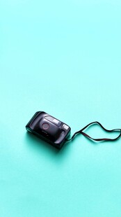 简约蓝底黑色相机挂件