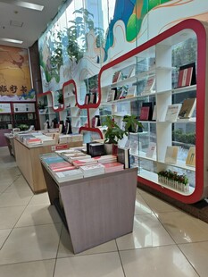 书店内景展示