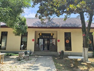 古朴中式庭院建筑外观