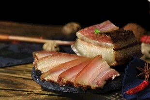 美味切片腊肉诱人呈现