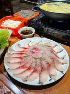 鲜鱼片摆盘鱼片