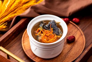 乌鸡虫草  滋补养生汤品