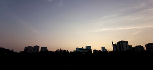城市黄昏剪影