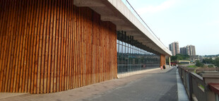 现代木质外墙建筑外观