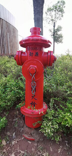 户外红色消防栓