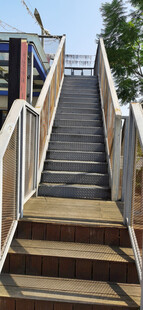 户外铁艺楼梯及扶手