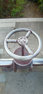 户外复古方向盘雕塑