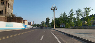 宽阔城市道路景观