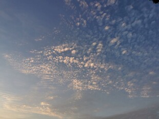 天空中的绚丽云彩