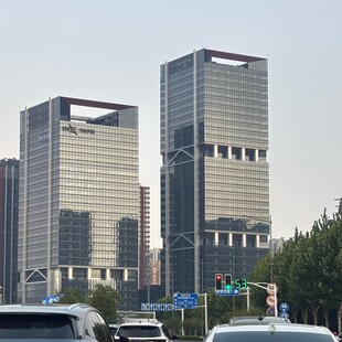 南京现代化双子办公楼