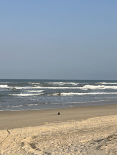 海边沙滩 海浪轻拍美景