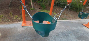 户外绿色儿童秋千座椅