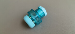 蓝色透明小物件