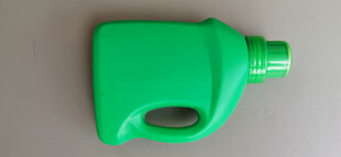 绿色塑料洗衣液瓶