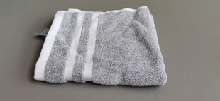 灰色条纹毛巾
