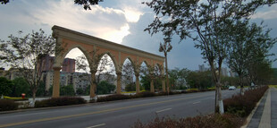 户外拱形建筑景观