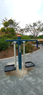 户外双杠健身器材