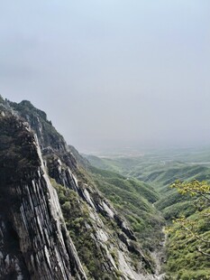 巍峨山峦