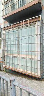 窗户金属网格防护栏