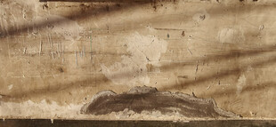 斜阳下的复古斑驳墙面纹理