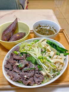 牛肉蔬菜面条套餐