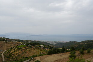 山间远眺海景风光