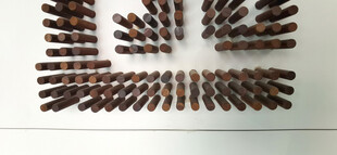 圆木棍排列展示