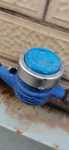 蓝色金属阀门特写