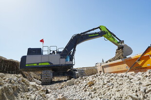 挖掘机作业现场