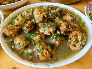 鲜香美味的红烧丸子