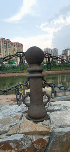 河畔铁艺栏杆景观