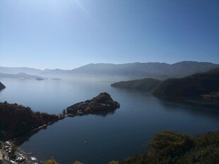 湖光山色美景如画
