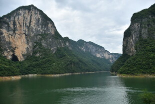 壮丽山水风光图