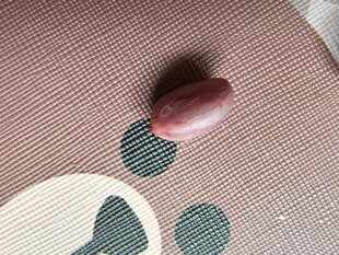 花生米置于特色布面