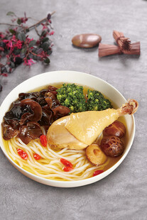 鸡腿 鸡汤米线