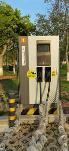 户外充电桩
