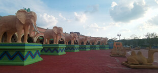 色彩斑斓的建筑景观