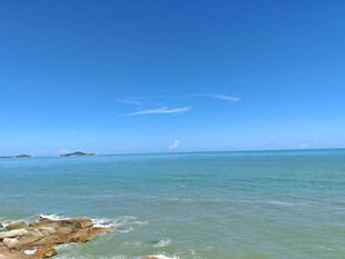 碧海蓝天海岸风光