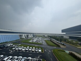 现代化厂区全景俯瞰