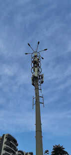 高耸通信塔摄影