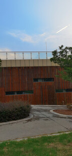 红墙建筑外观景观