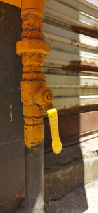 工业风管道阀门特写