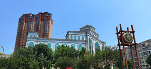 城市中错落有致的建筑景观