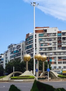 现代城市景观中的特色雕塑