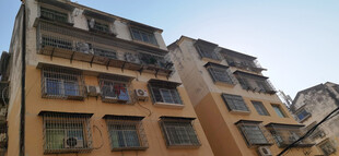 老旧居民楼外观景象