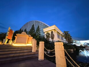 夜幕下的建筑景观