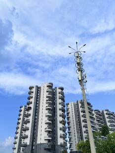 城市高楼与通信基站